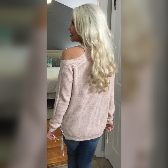 🌸LAST 1!! Pale Pink Mock Neck Sweater! - Picture 3 of 3